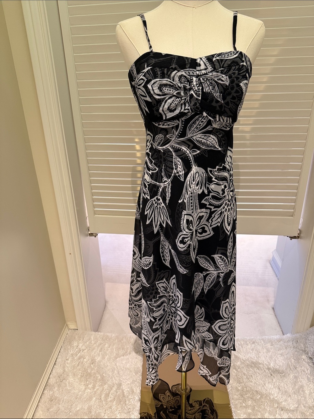 White House Black Market Black & White Convertible Strapless Dress - Size 4